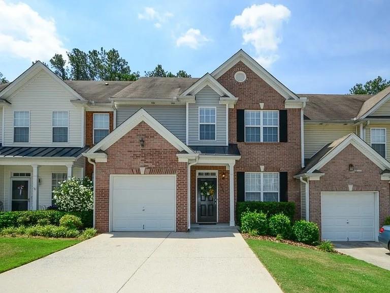 Fabulous Townhome in Cumming for Rent! Recently renovated/updated. New Laminate second floor, New Air condition,Whole house laminate floor, Bright, open Kitchen with stained cabinets, S/S appliances, a separate eating area and pantry closet. Oversized Master suite upstairs with ensuite to include updated double vanities, a separate shower & soaking tub, and a Big walk-in closet. Excellent location!! Only 1.5 miles to GA400, and close to shopping, restaurants and more! Minimum credit score 650. Income 3x rent amount. Hurry, won't last long!!