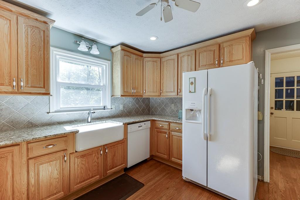 4092 Deerbrook Way, Lilburn, Georgia image 16