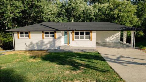 A home in Powder Springs