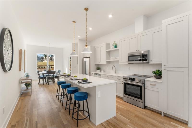 1237 Memorial Drive SE 305