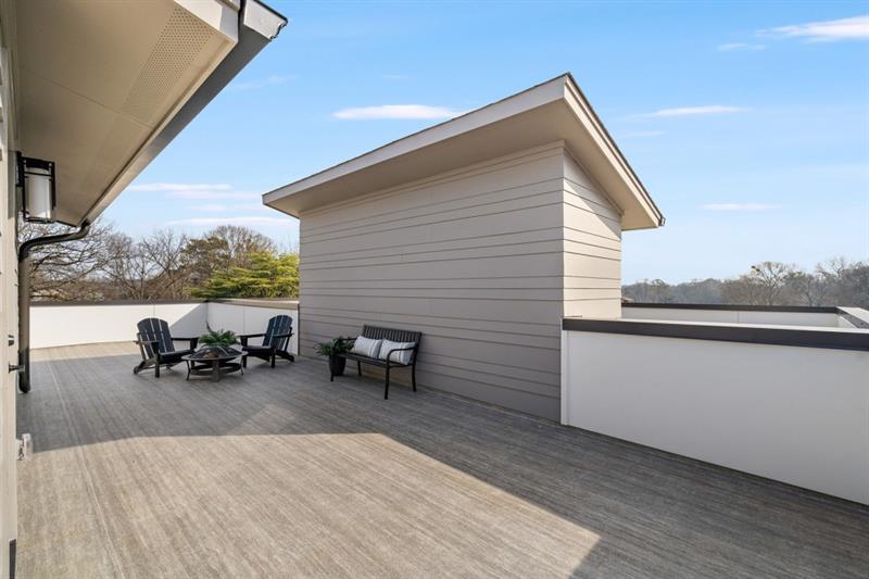 1237 Memorial Drive SE 305