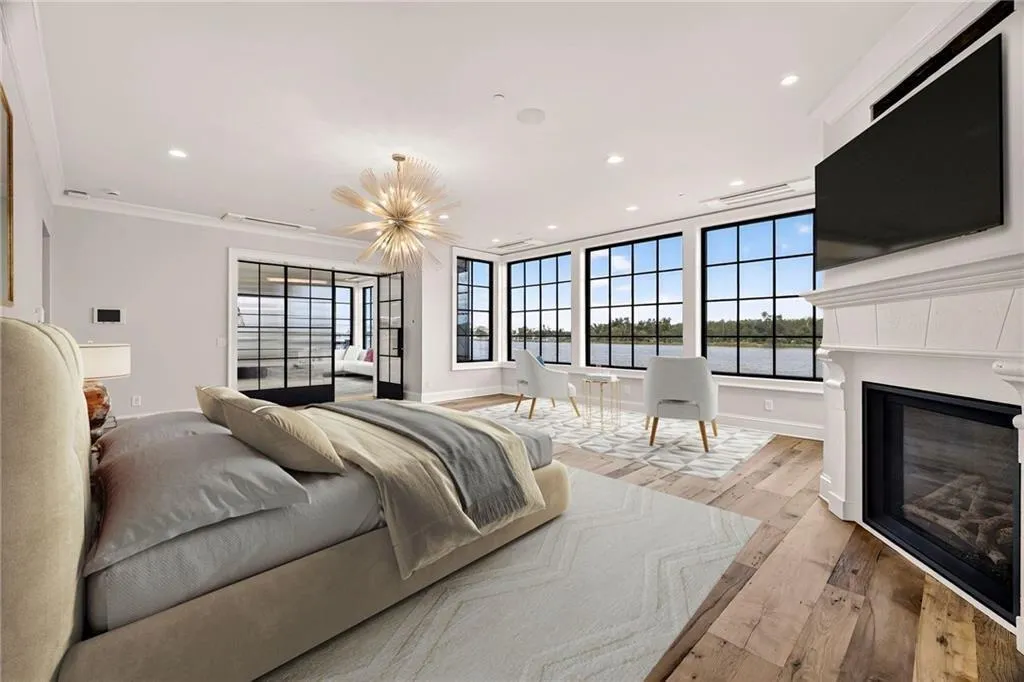 Savannah, Georgia 31401, United States, 3 Bedrooms Bedrooms, ,4 BathroomsBathrooms,Residential,Active,241966