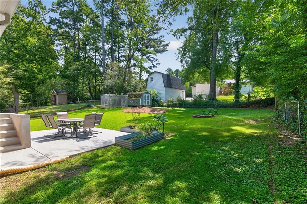 2399 Lakewood Drive NW
