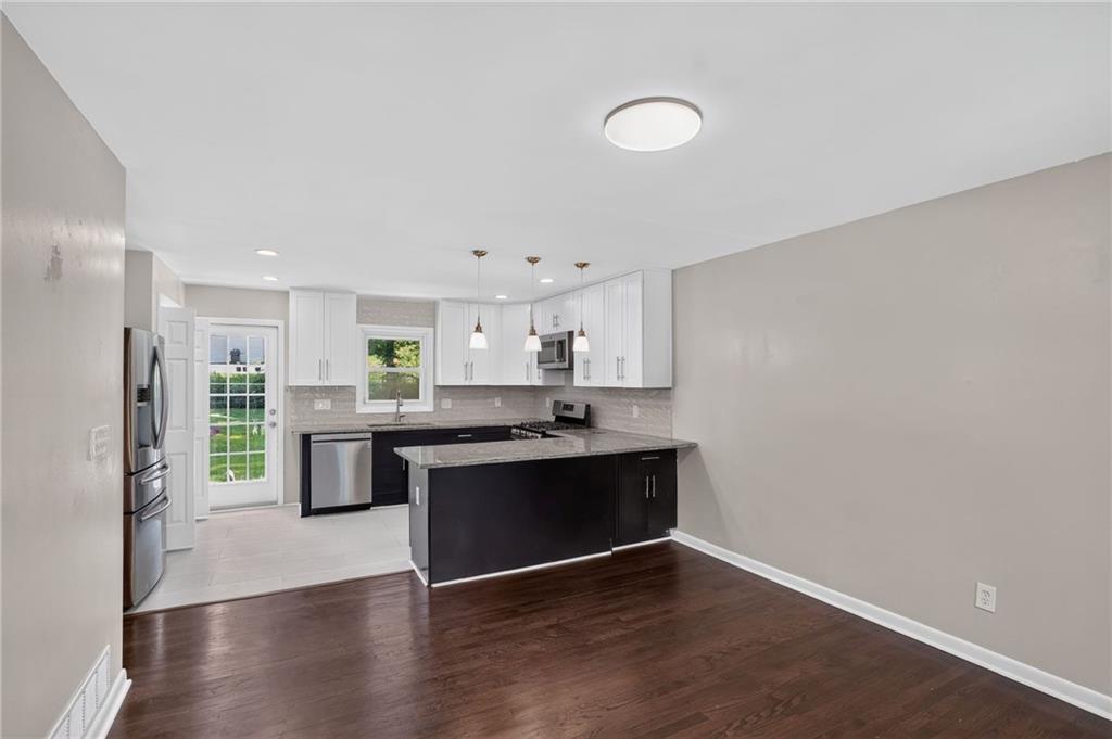 2399 Lakewood Drive NW