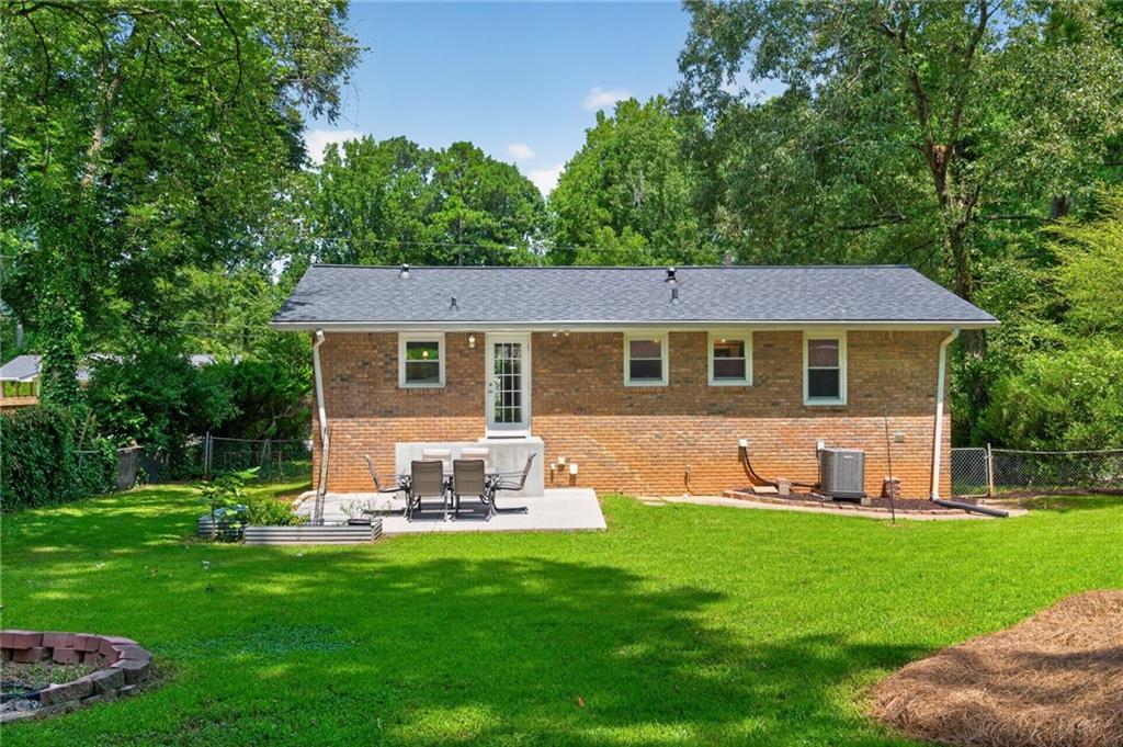 2399 Lakewood Drive NW