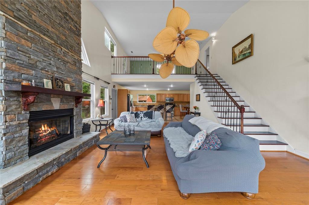 455 Holt Road
