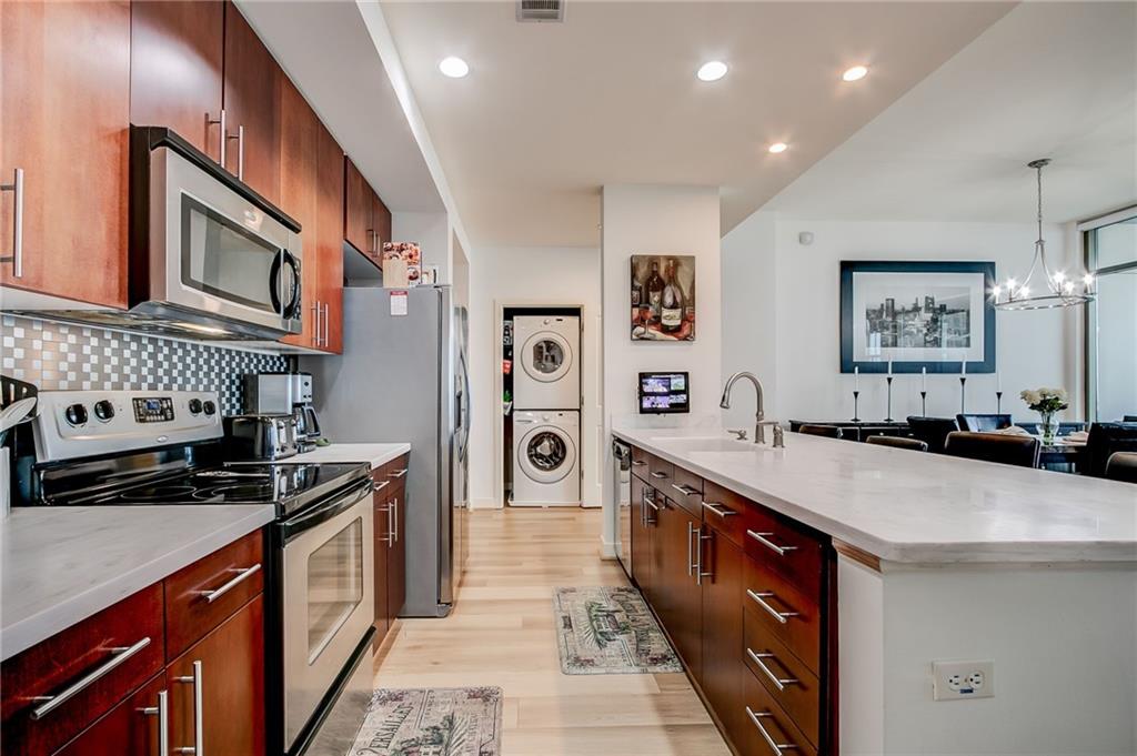 565 Peachtree Street NE 1303