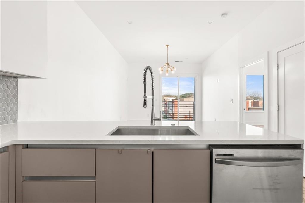 1155 Custer Avenue SE 303