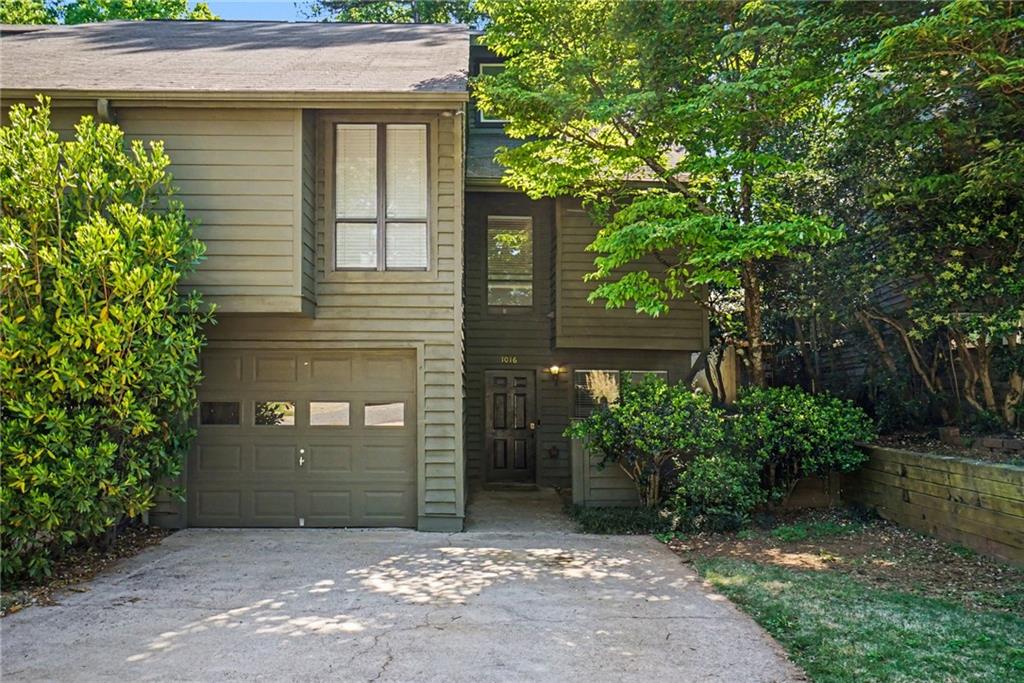 1016 Creatwood Circle