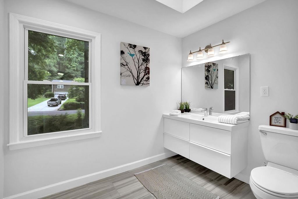 82 Vanessa Drive SE