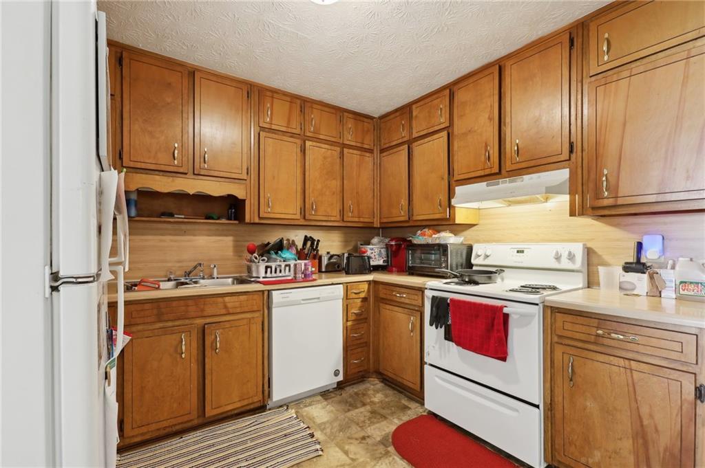 373 Dixie Court, Lawrenceville, Georgia image 6