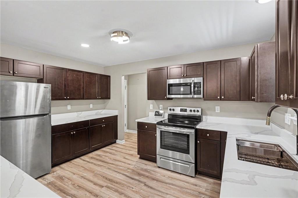 1128 Oak Hollow Lane