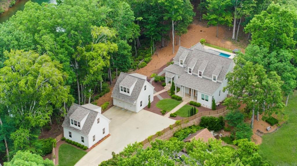 218 Lake Pointe Drive