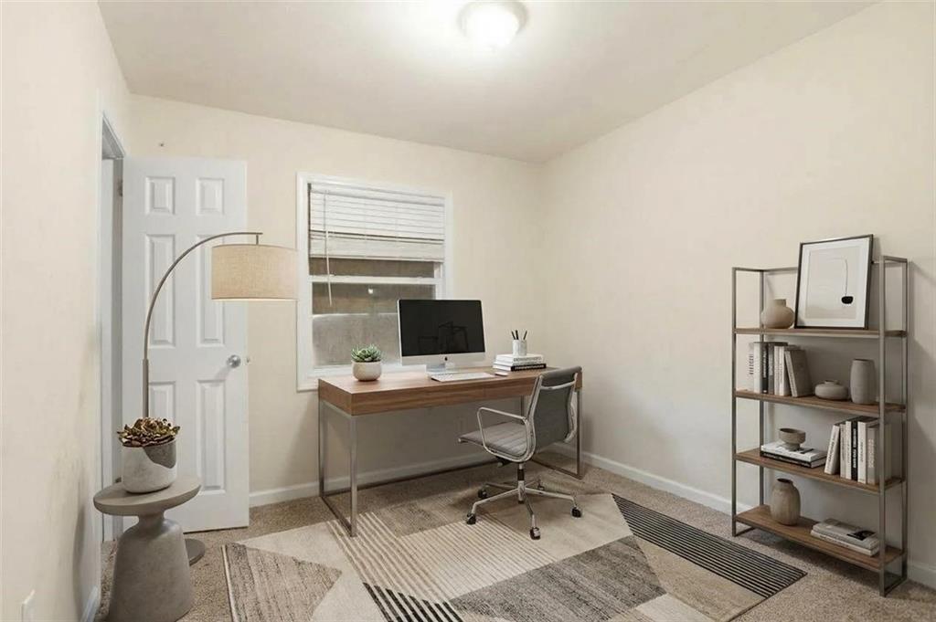 4366 Glenwood Parkway