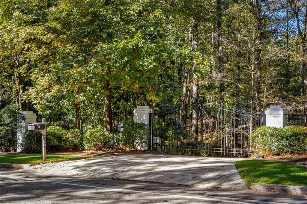 3835 Paces Ferry Road NW