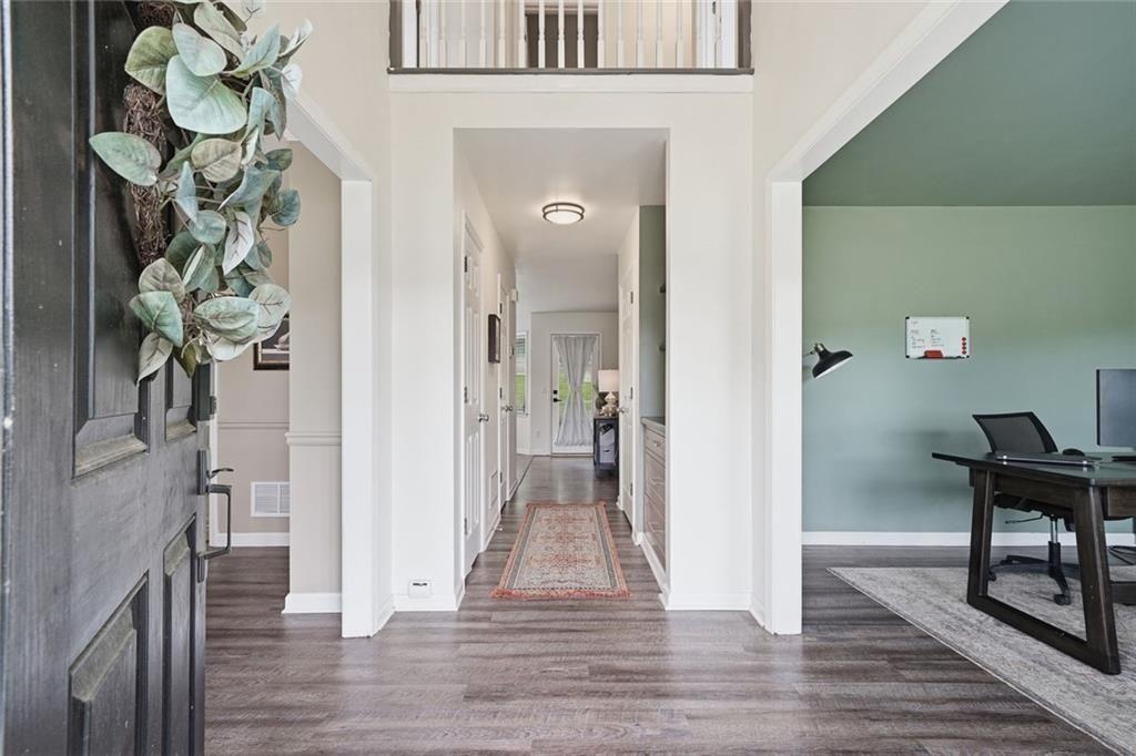 226 Charles Drive NE