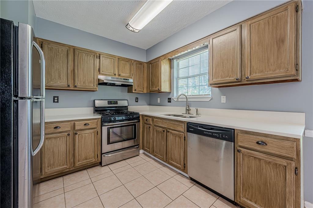 1028 Huntington Trace SE