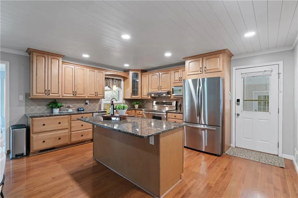 Cumming, Georgia 30041, United States, 4 Bedrooms Bedrooms, ,3 BathroomsBathrooms,Residential,Active,173172