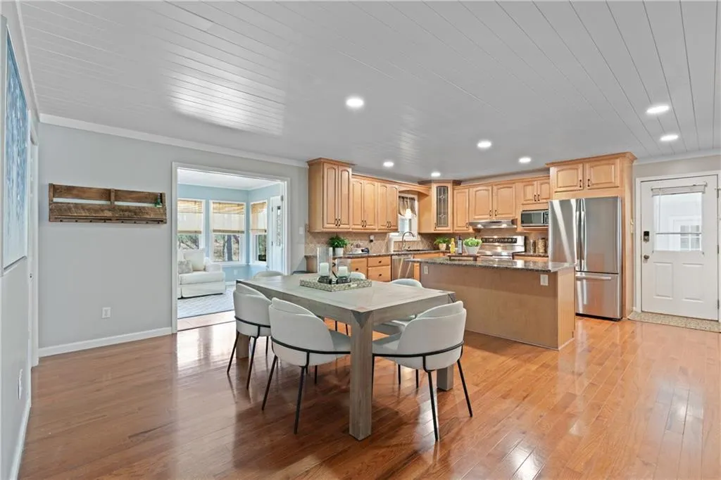 Cumming, Georgia 30041, United States, 4 Bedrooms Bedrooms, ,3 BathroomsBathrooms,Residential,Active,173172