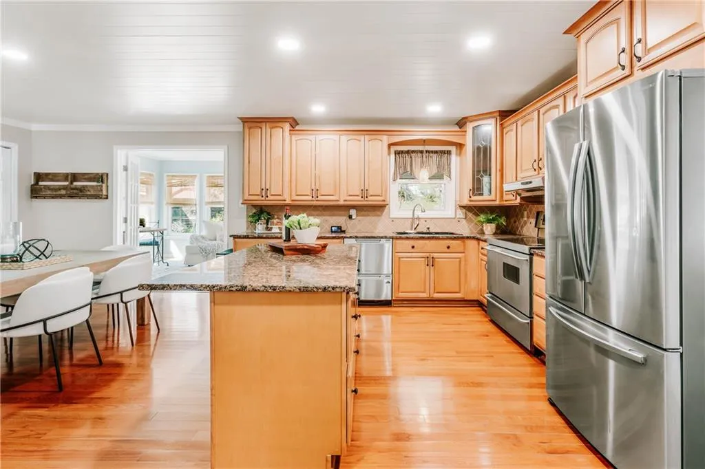 Cumming, Georgia 30041, United States, 4 Bedrooms Bedrooms, ,3 BathroomsBathrooms,Residential,Active,173172