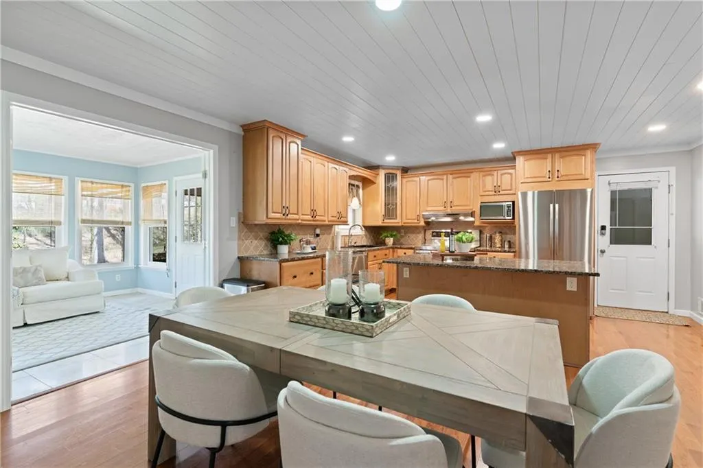 Cumming, Georgia 30041, United States, 4 Bedrooms Bedrooms, ,3 BathroomsBathrooms,Residential,Active,173172