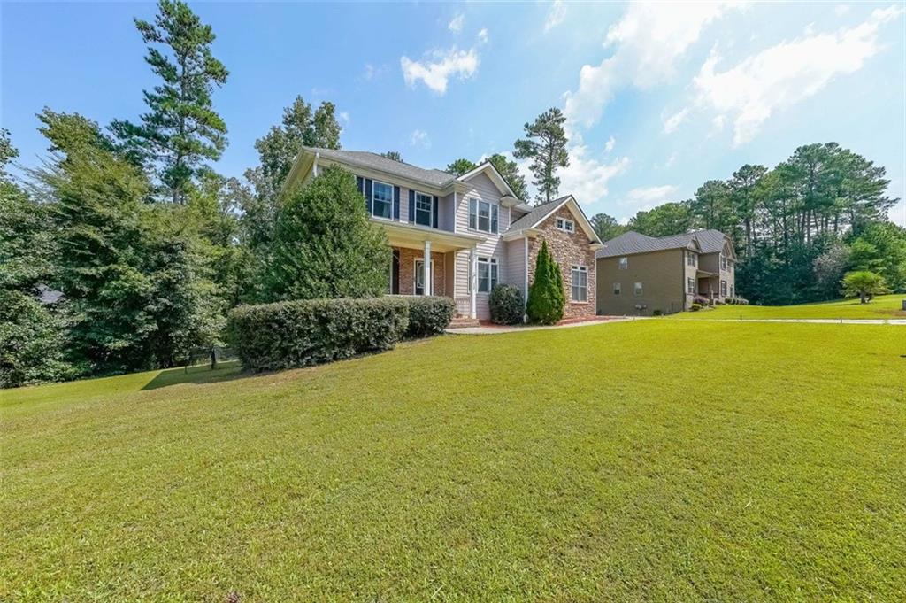 4408 Meadowwood Drive, Loganville, Georgia image 2