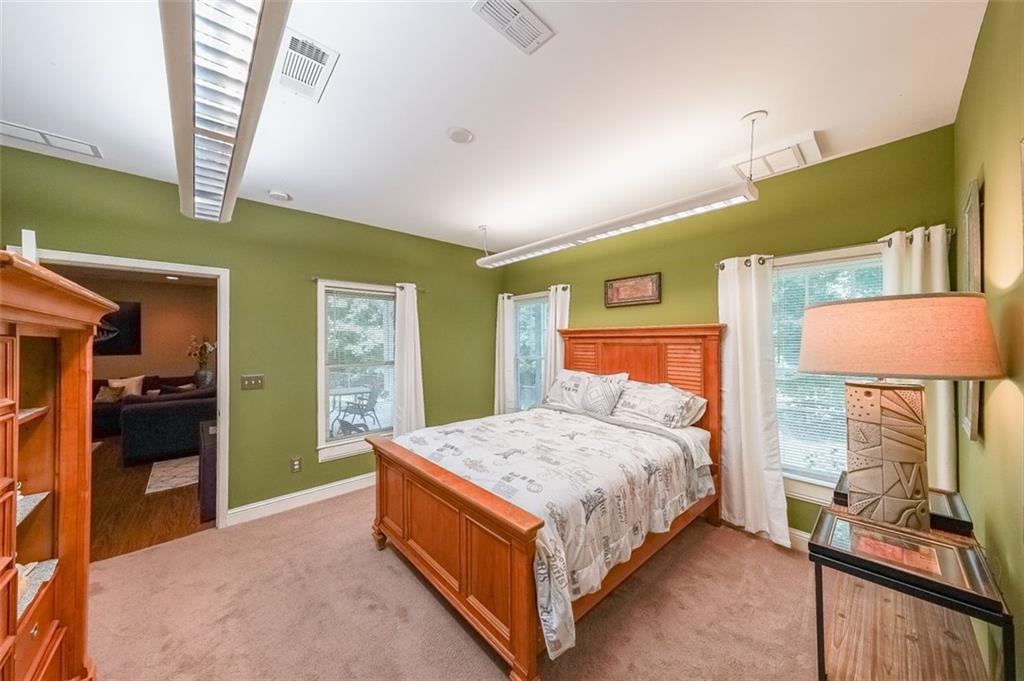 4408 Meadowwood Drive, Loganville, Georgia image 31