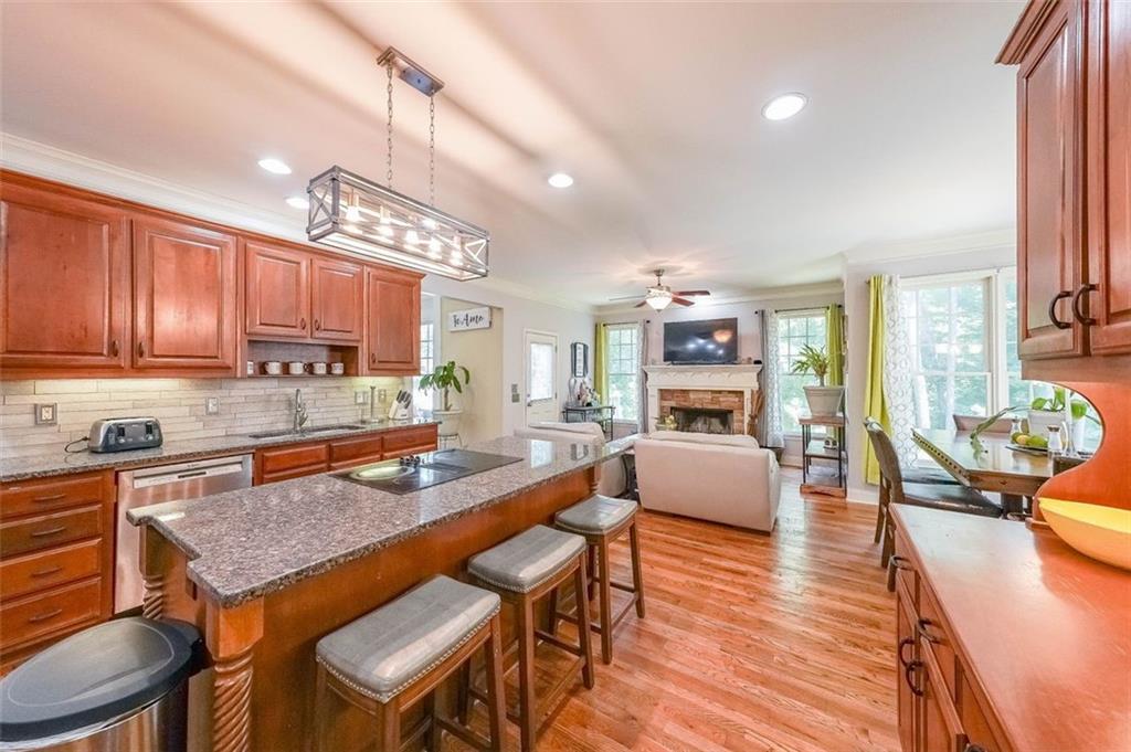 4408 Meadowwood Drive, Loganville, Georgia image 7