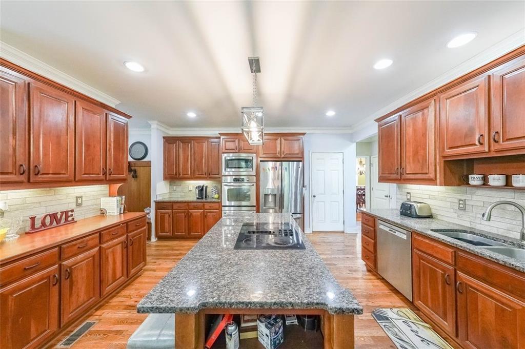 4408 Meadowwood Drive, Loganville, Georgia image 6