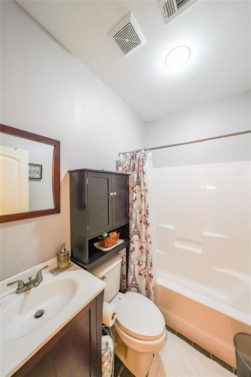 4408 Meadowwood Drive, Loganville, Georgia image 32