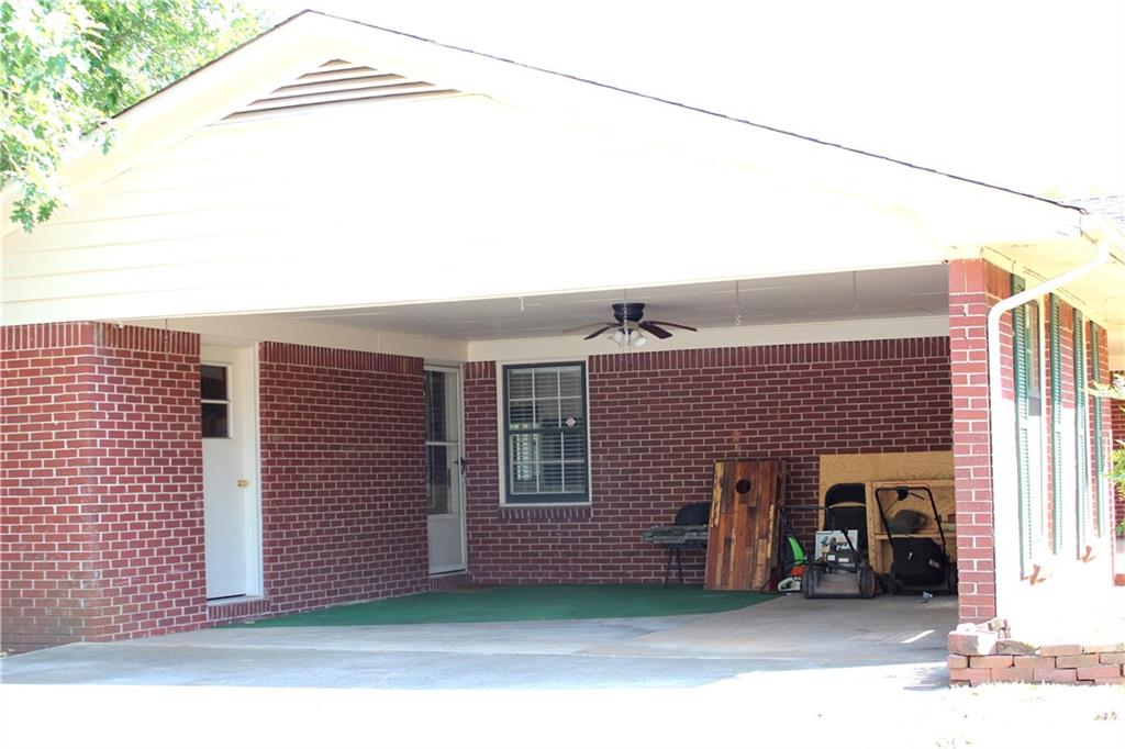 Photo 5 of 30 of 684 N Cherokee Road house