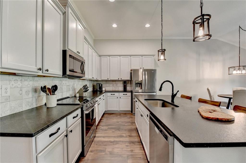 5446 Railway Lane