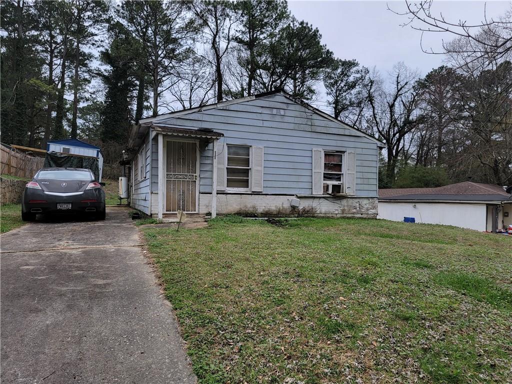 GREAT OPPORTUNITY FOR INVESTOR OR HOME BUYER, FIXER UPPER FOR SALE AS IS. GREAT LOCATION, CLOSE TO 285 AND AIRPORT. BRING YOUR BEST OFFER.