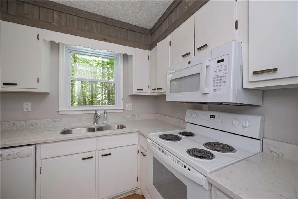 3000 Kennesaw Drive, Kennesaw, Georgia image 10