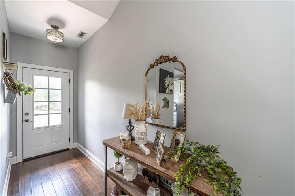 559 Freeman Ferry Road SE