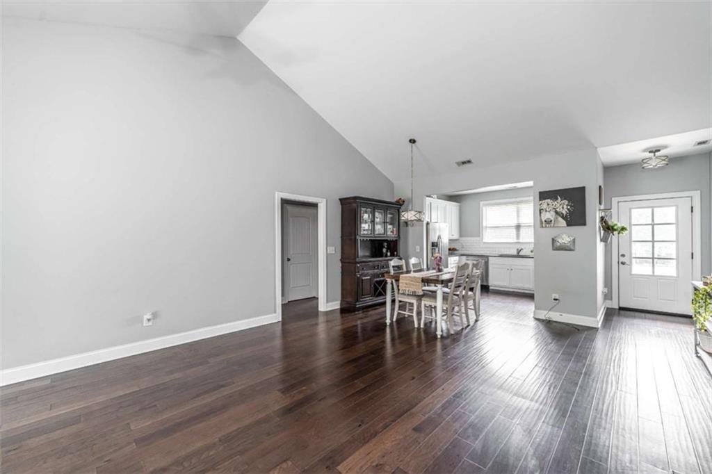 559 Freeman Ferry Road SE