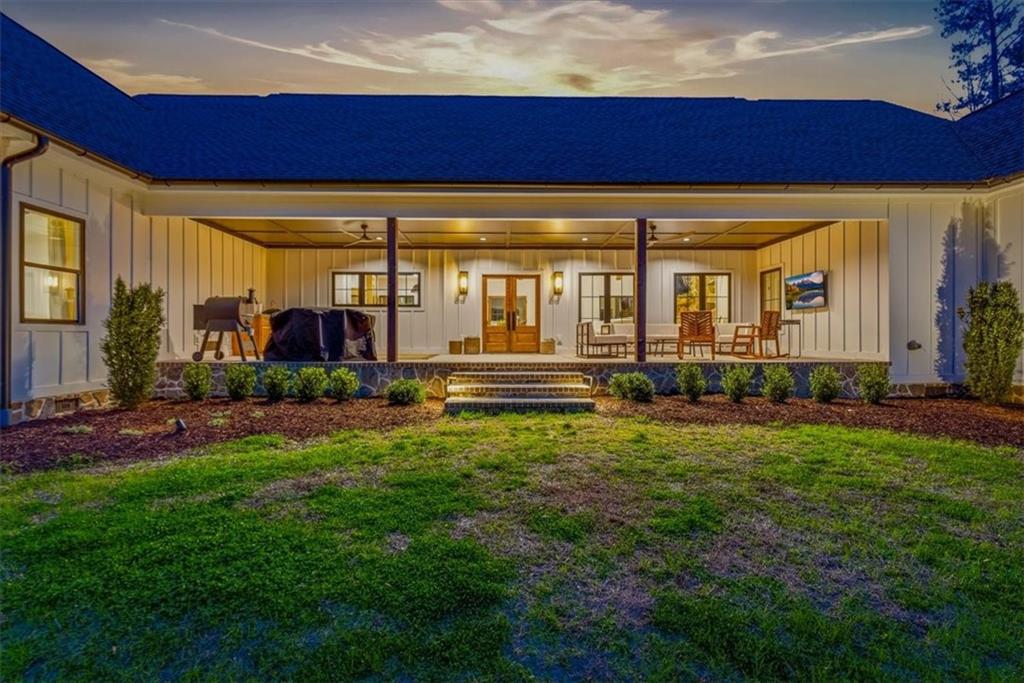 145 Moores Ferry Drive SW