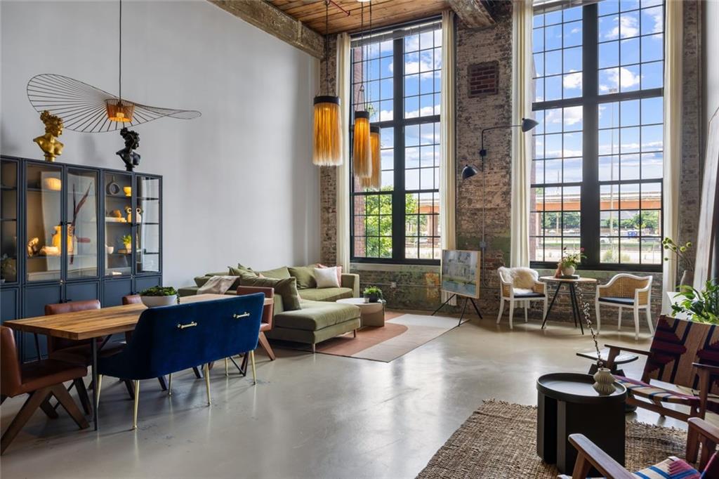 170 Boulevard SE E221