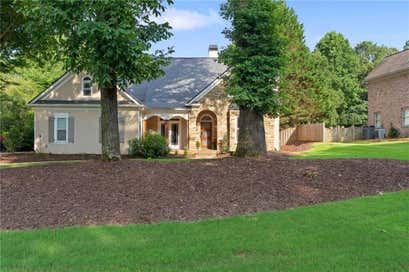 802 Lakeglen Drive Suwanee GA 30024