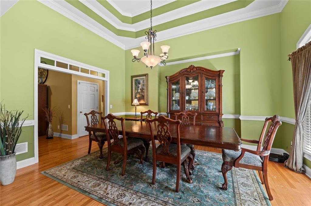 260 Tennyson Knoll