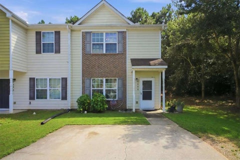 Homes For Sale - 6888 Mountain Circle<br/> Riverdale, GA 30274