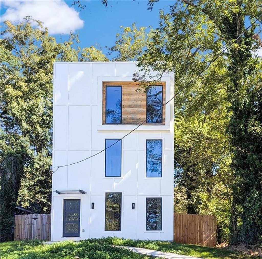 Photo of 1052 Windsor Street SW, Atlanta, GA 30310 (MLS # 7685166)