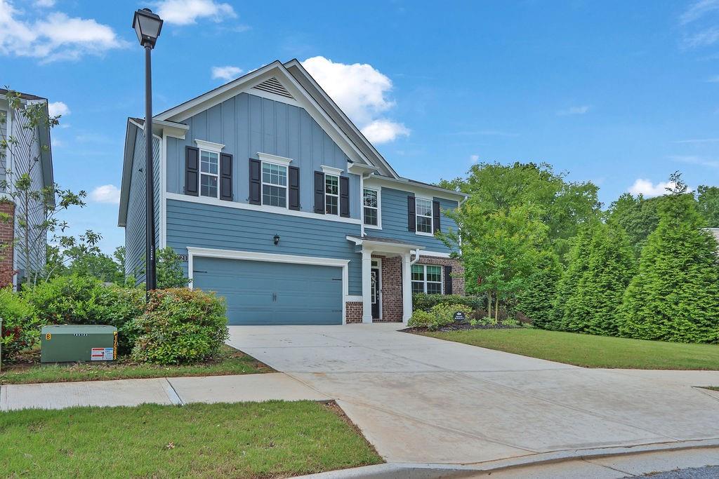 6721 Moondancer Court, Flowery Branch, Georgia image 3