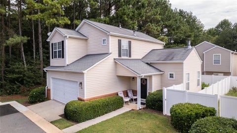 Homes For Sale - 213 Manley Court<br/> Woodstock, GA 30188