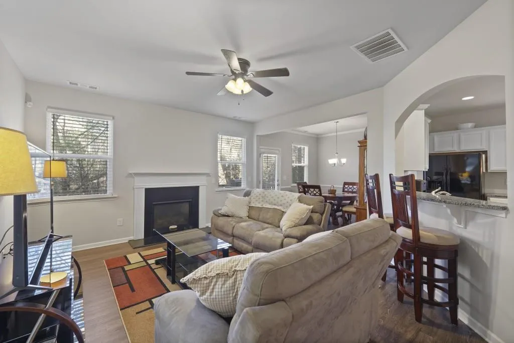 Canton, Georgia 30115, United States, 4 Bedrooms Bedrooms, ,4 BathroomsBathrooms,Residential,Pending,20723