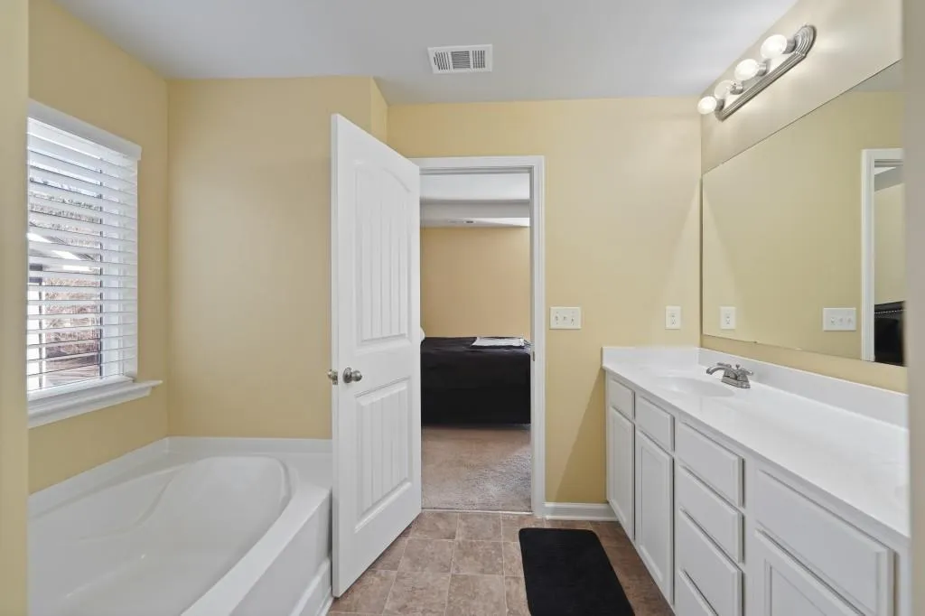 Canton, Georgia 30115, United States, 4 Bedrooms Bedrooms, ,4 BathroomsBathrooms,Residential,Pending,20723