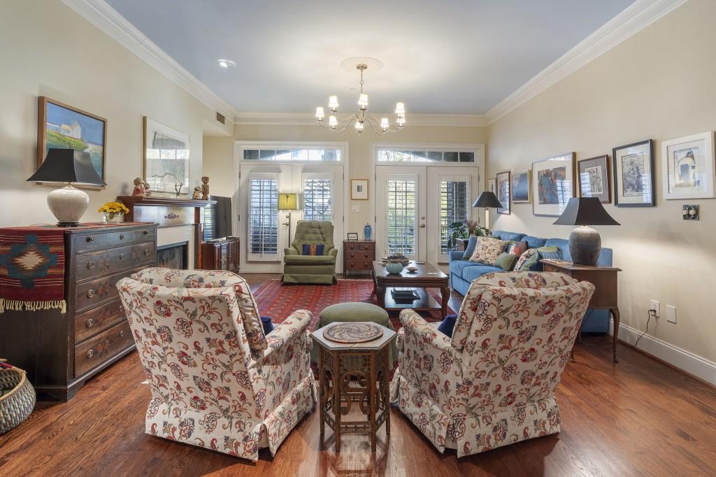 417 Clairemont Avenue 115