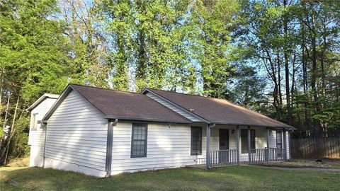 Photo of 2667 Camelot Court, Duluth, GA 30096 (MLS # 7747368)