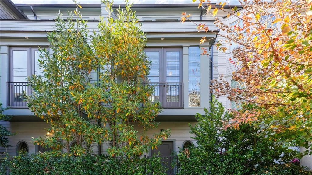 689 Fraser Street SE