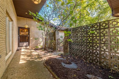 2700 Hawaii Court Decatur GA 30033